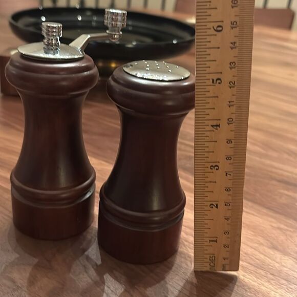 NEW Vintage Mr. Dudley Rockville Salt & Peppermill Set - Picture 7 of 12